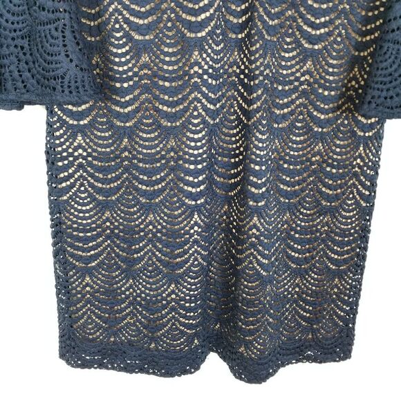 LILLY PULITZER NICOLINE BELL SLEEVE DRESS SCALLOPED SHELL LACE TRUE NAVY SIZE L - Picture 3 of 8